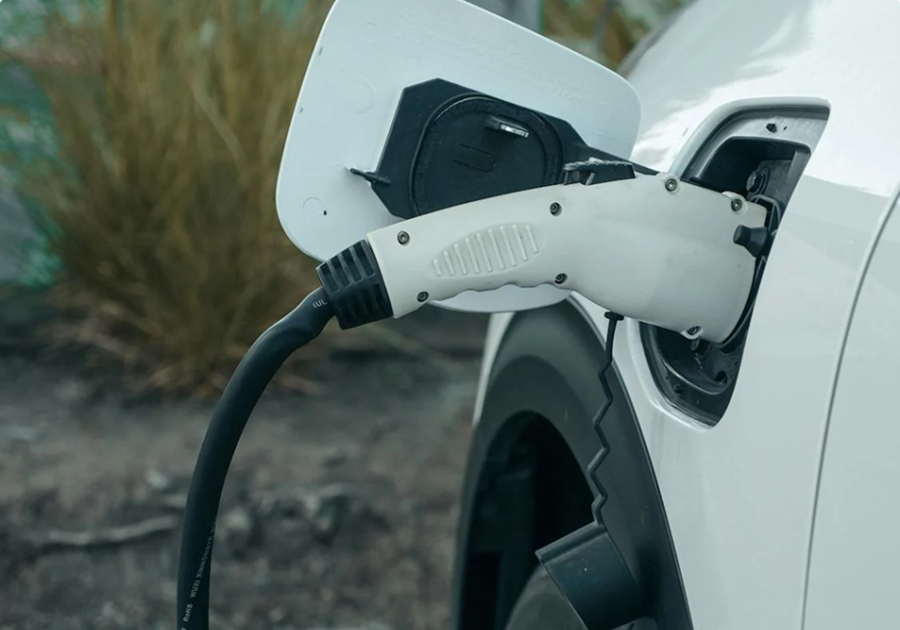 Laadstekker in wagen