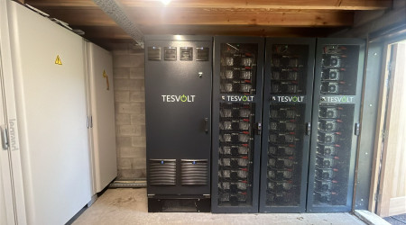 Foto van industriële batterijen